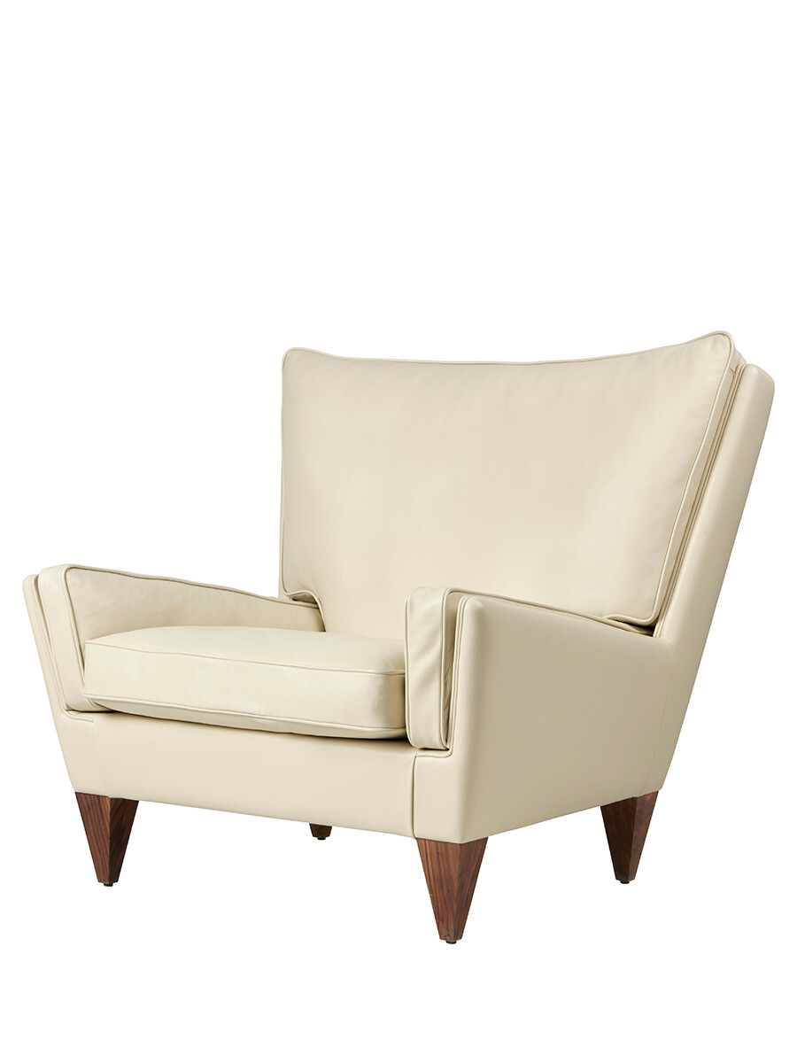 V11 Lounge Chair, smooth leather cream fra GUBI