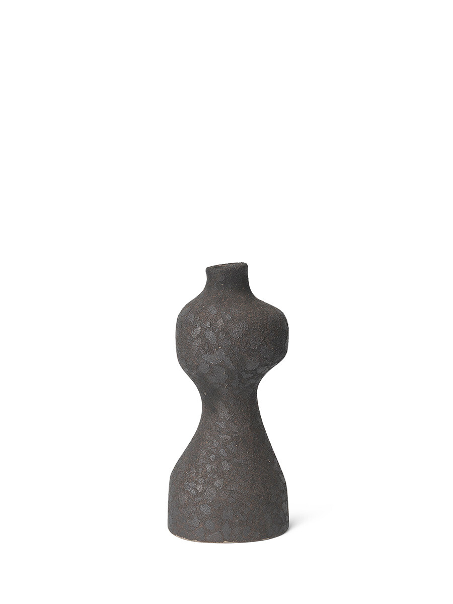 Yara Vase Medium, rustic iron fra Ferm Living