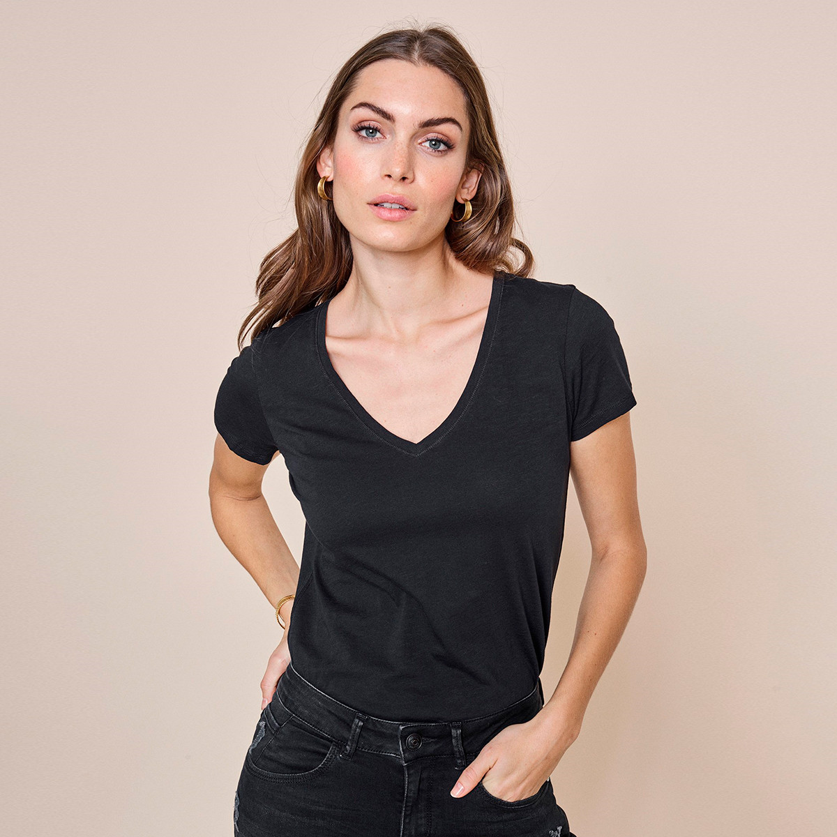 Arden Organic V-neck sort t-shirt - Mos Mosh | Rikke Solberg