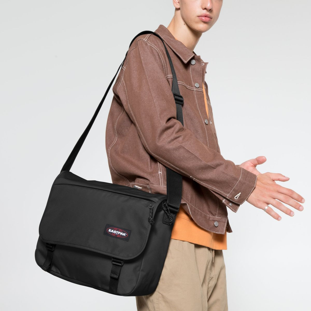 eastpak authentic provider