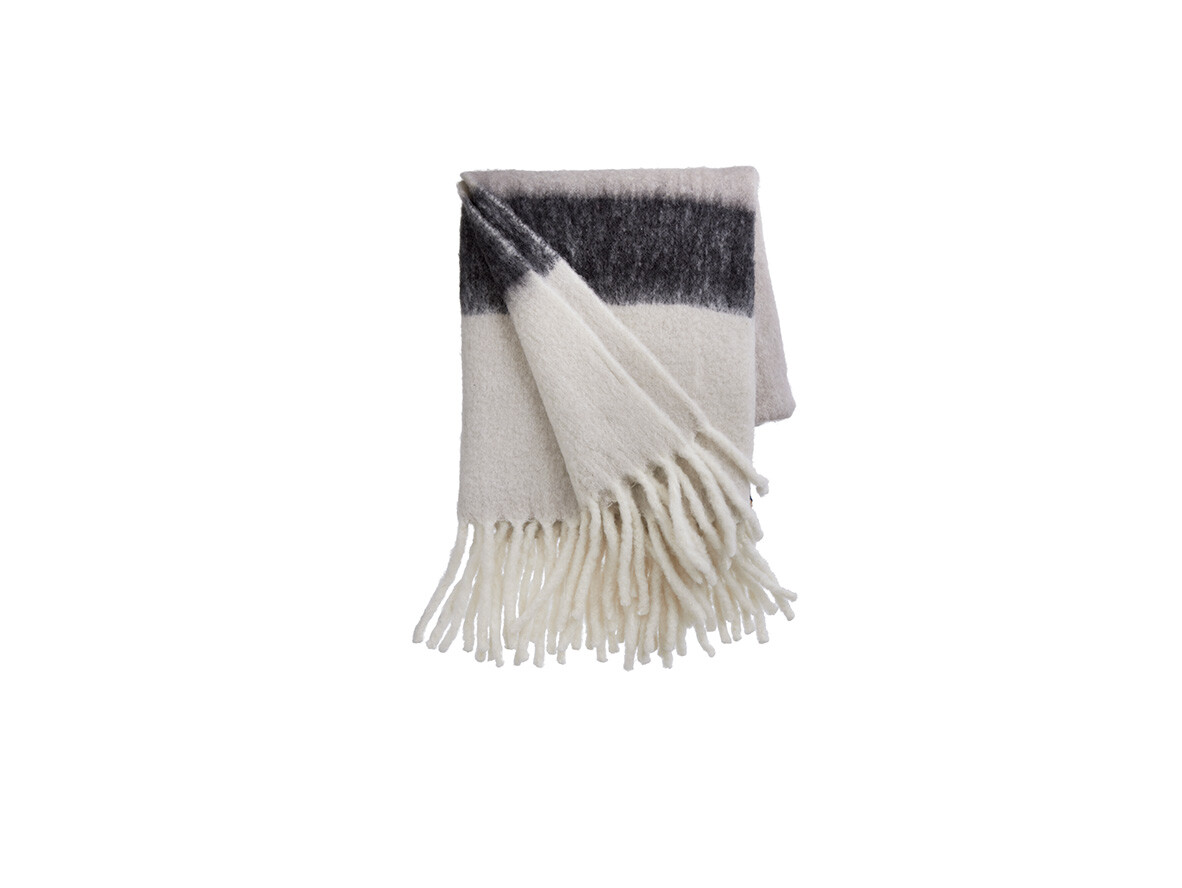 Cozy Living – Mathea Throw Striped Dove Grey Cozy Living