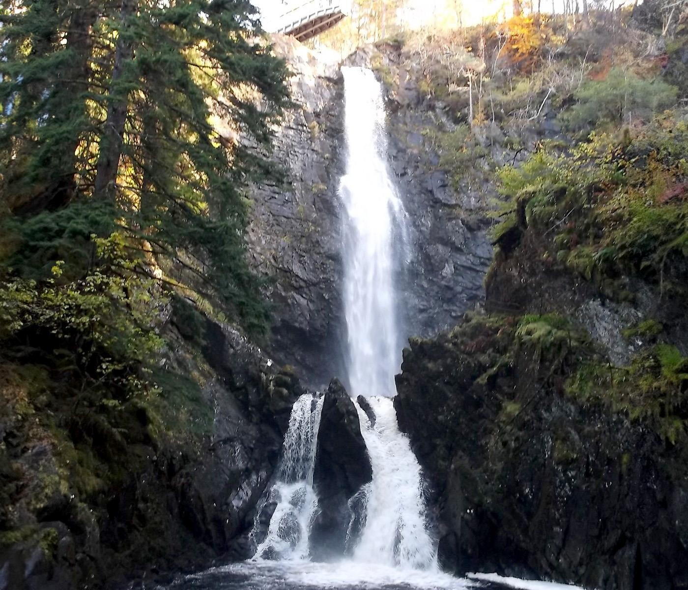 Plodda Falls-vandfaldet i Skotland