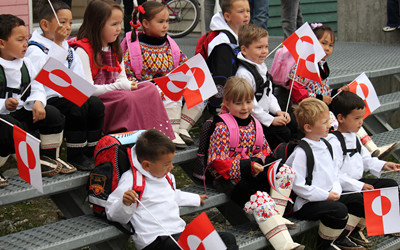Fejring af Grønland med flag